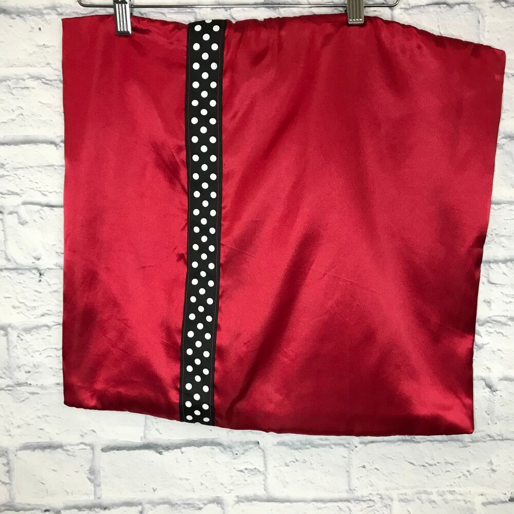 Red Silky Square Pillowcase